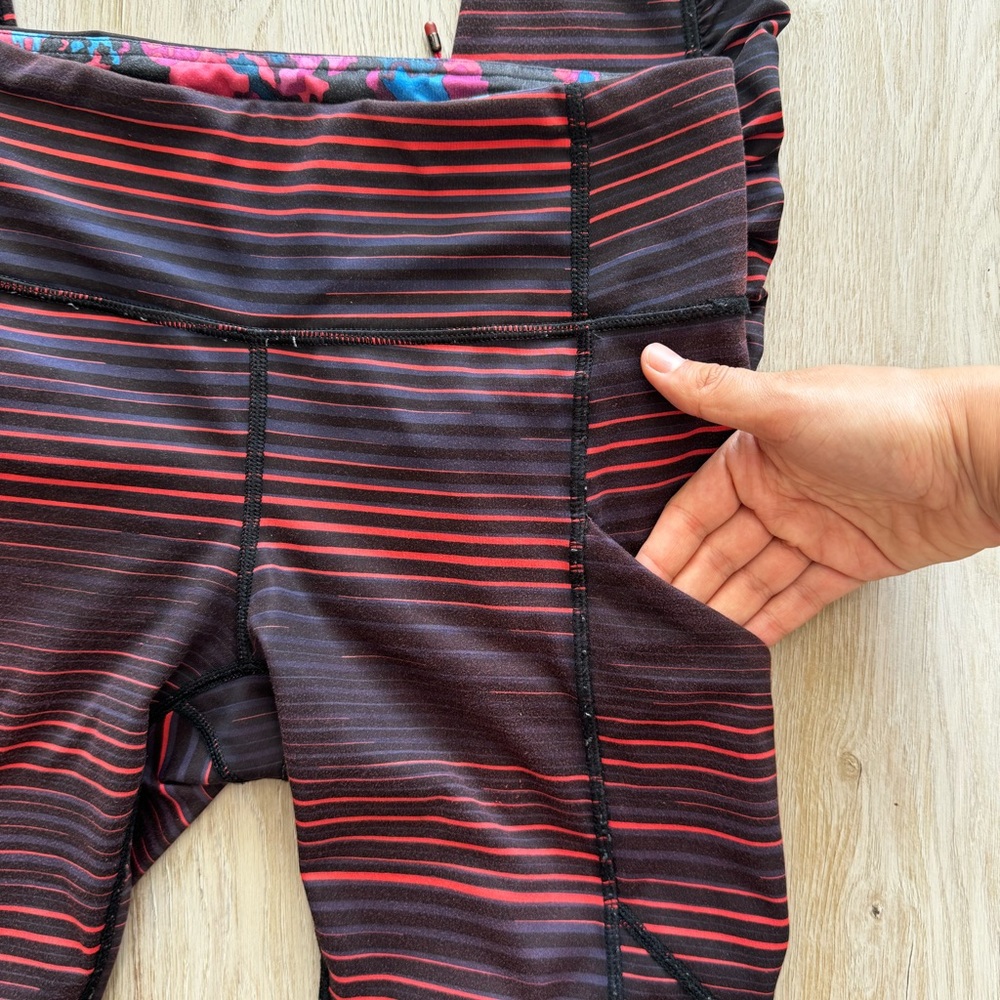 Lululemon leggings size 4 with pockets - Picture 6 of 7